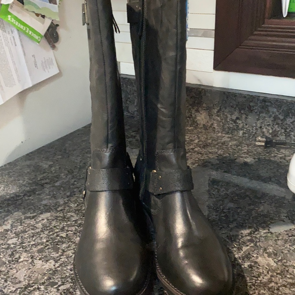 A pair of Calf boots. Ugg’s never worn